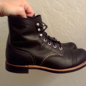 NEW.. Red Wing Iron Rangers Boots .. Sz. 7
